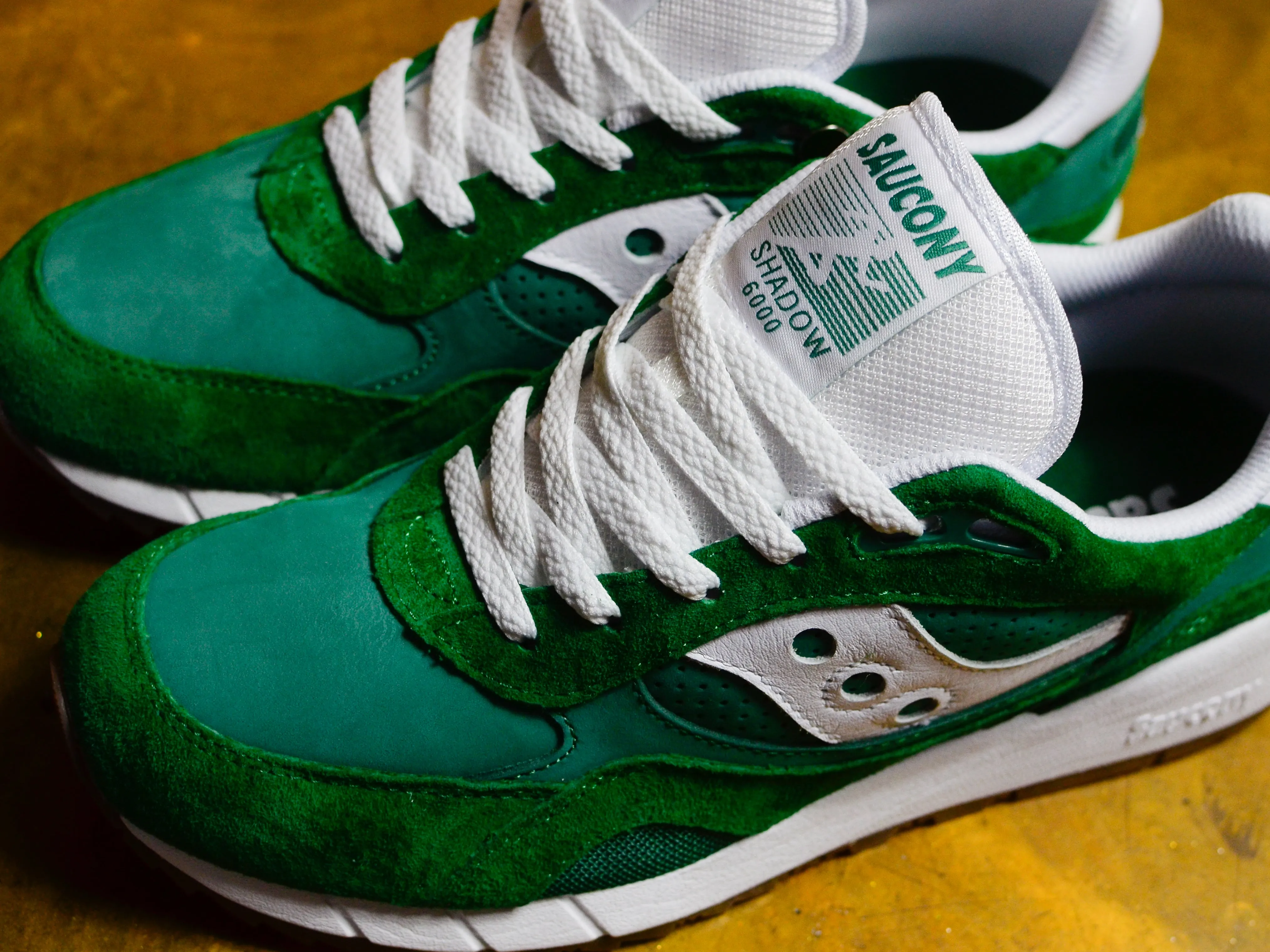 Shadow 6000 - Green / White