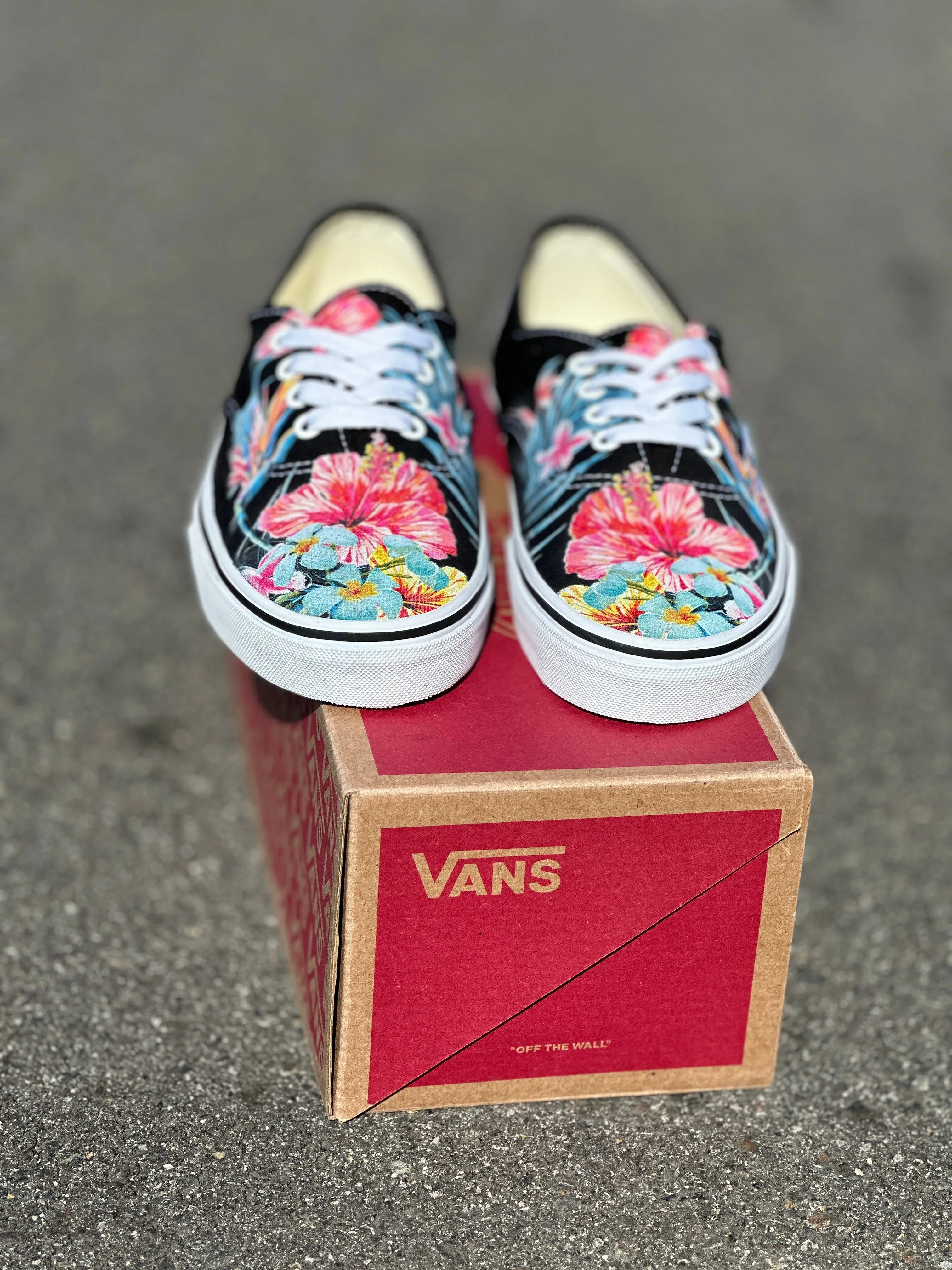 Tropical Floral Black/White Vans Authentic Lace Up Shoes